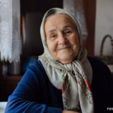 До чого сниться померла бабуся, яка усміхається
