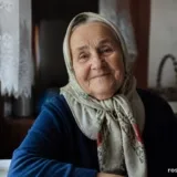 До чого сниться померла бабуся, яка усміхається